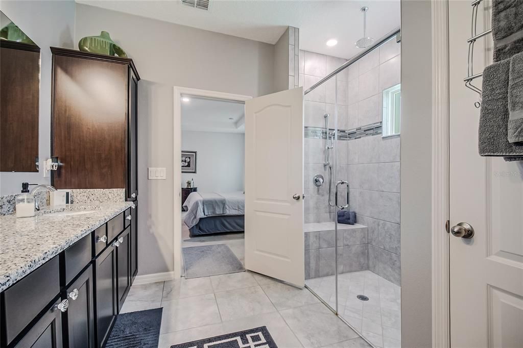 En Venta: $425,000 (4 camas, 3 baños, 2455 Pies cuadrados)