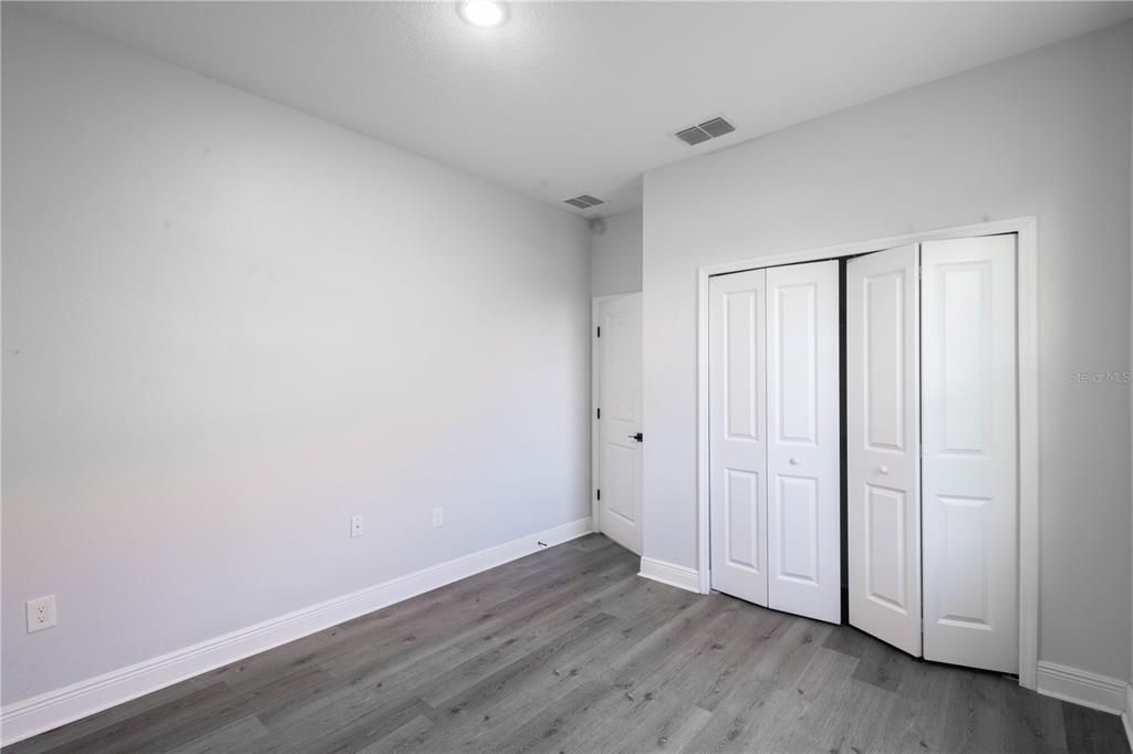 For Sale: $314,900 (4 beds, 2 baths, 2004 Square Feet)