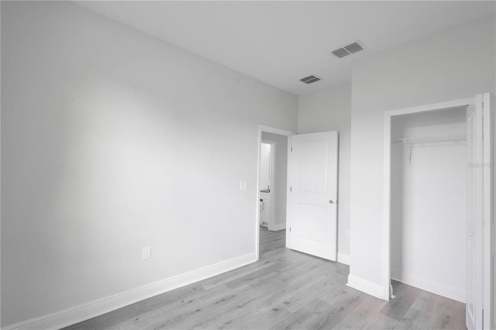 For Sale: $314,900 (4 beds, 2 baths, 2004 Square Feet)