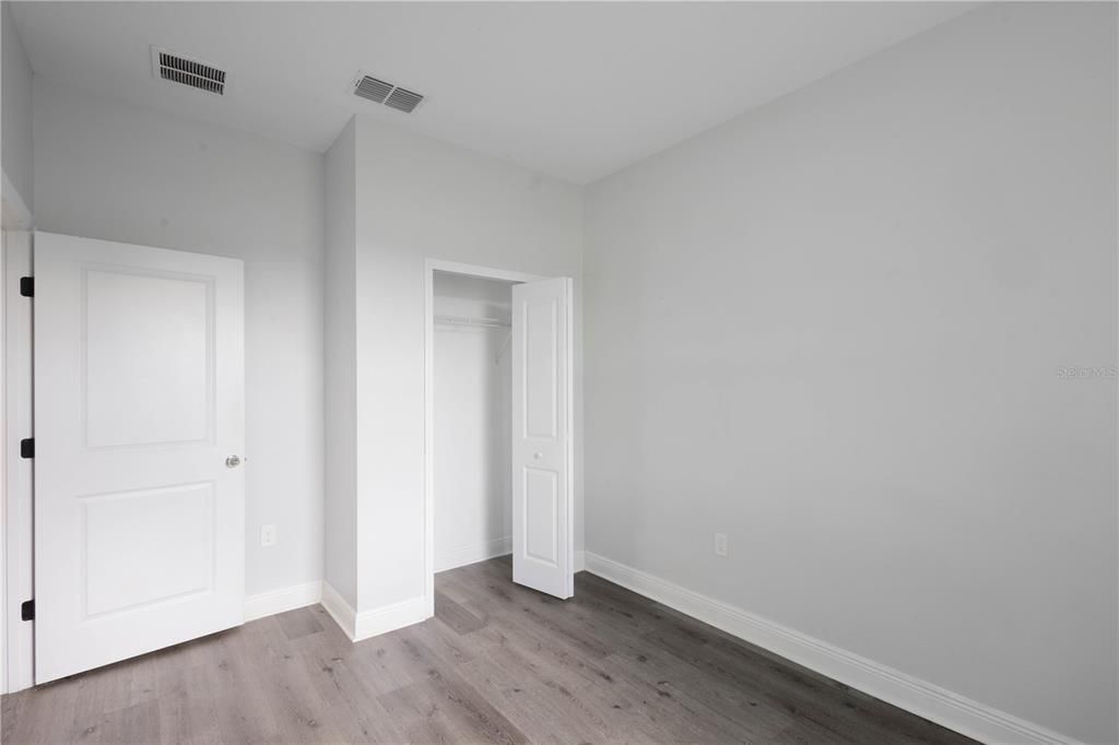 For Sale: $314,900 (4 beds, 2 baths, 2004 Square Feet)