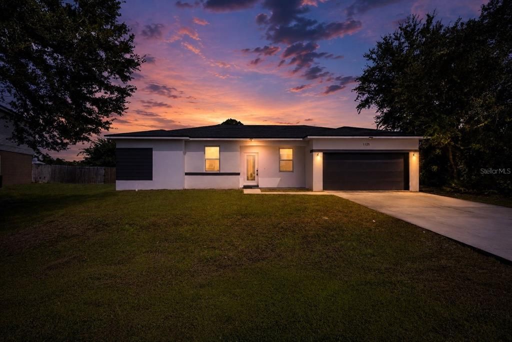 For Sale: $314,900 (4 beds, 2 baths, 2004 Square Feet)