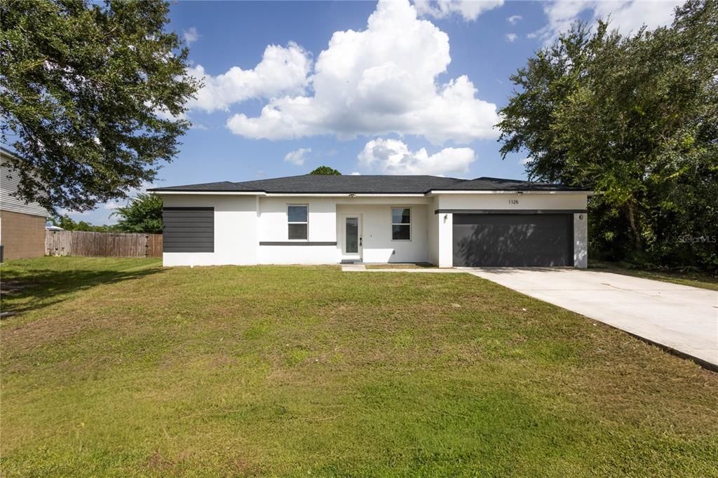 For Sale: $314,900 (4 beds, 2 baths, 2004 Square Feet)