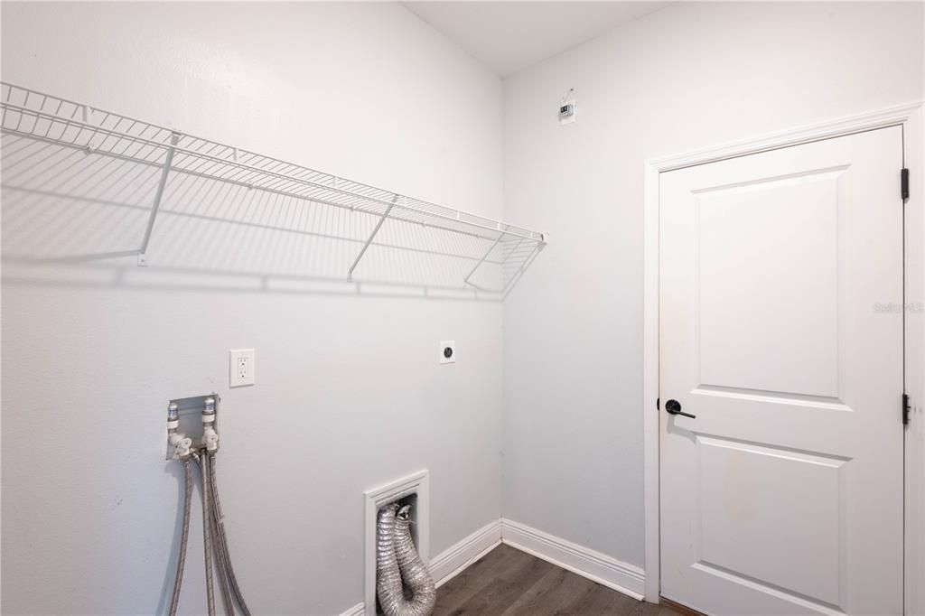 For Sale: $314,900 (4 beds, 2 baths, 2004 Square Feet)