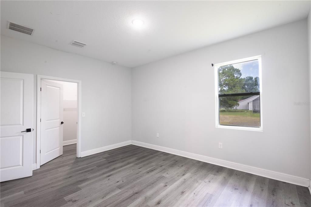 For Sale: $314,900 (4 beds, 2 baths, 2004 Square Feet)