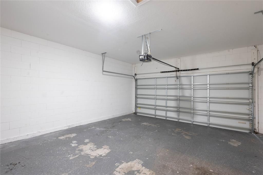 For Sale: $314,900 (4 beds, 2 baths, 2004 Square Feet)