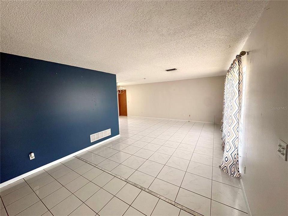 For Rent: $2,400 (3 beds, 2 baths, 1784 Square Feet)