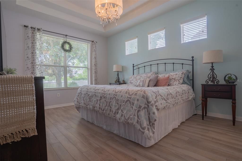 En Venta: $525,000 (4 camas, 2 baños, 2256 Pies cuadrados)