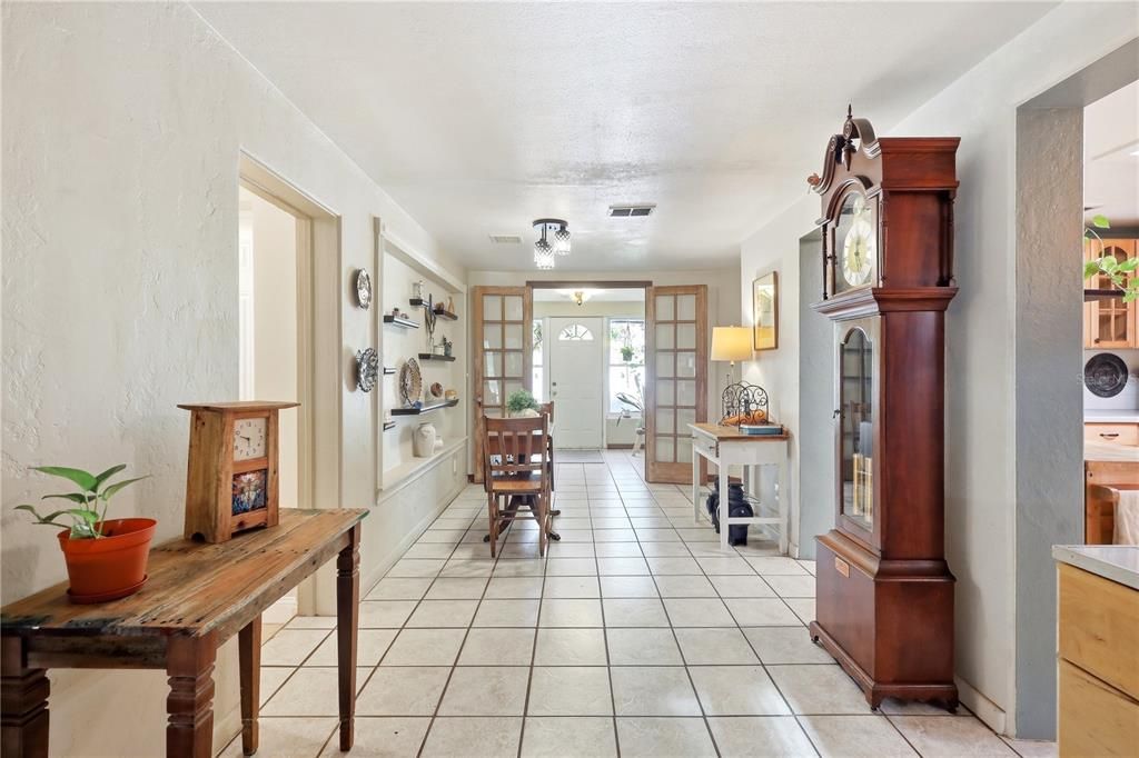 Activo con contrato: $309,900 (3 camas, 2 baños, 1824 Pies cuadrados)