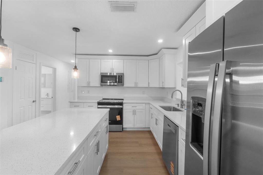На продажу: $269,900 (3 спален, 1 ванн, 1400 Квадратных фут)