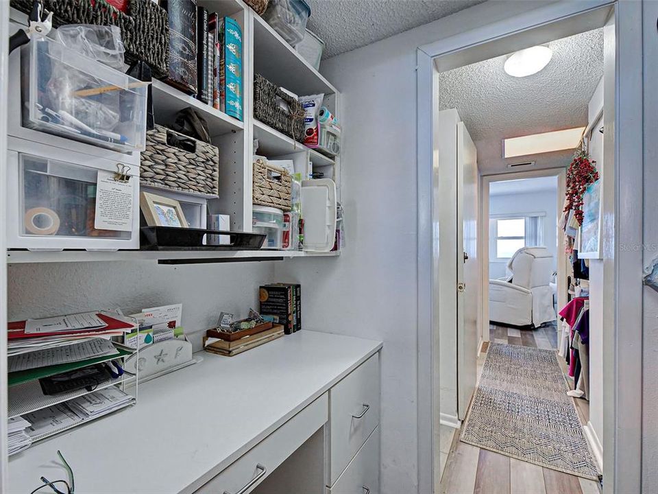 For Sale: $539,000 (2 beds, 2 baths, 912 Square Feet)