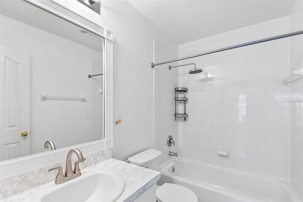 For Rent: $2,275 (3 beds, 2 baths, 1232 Square Feet)