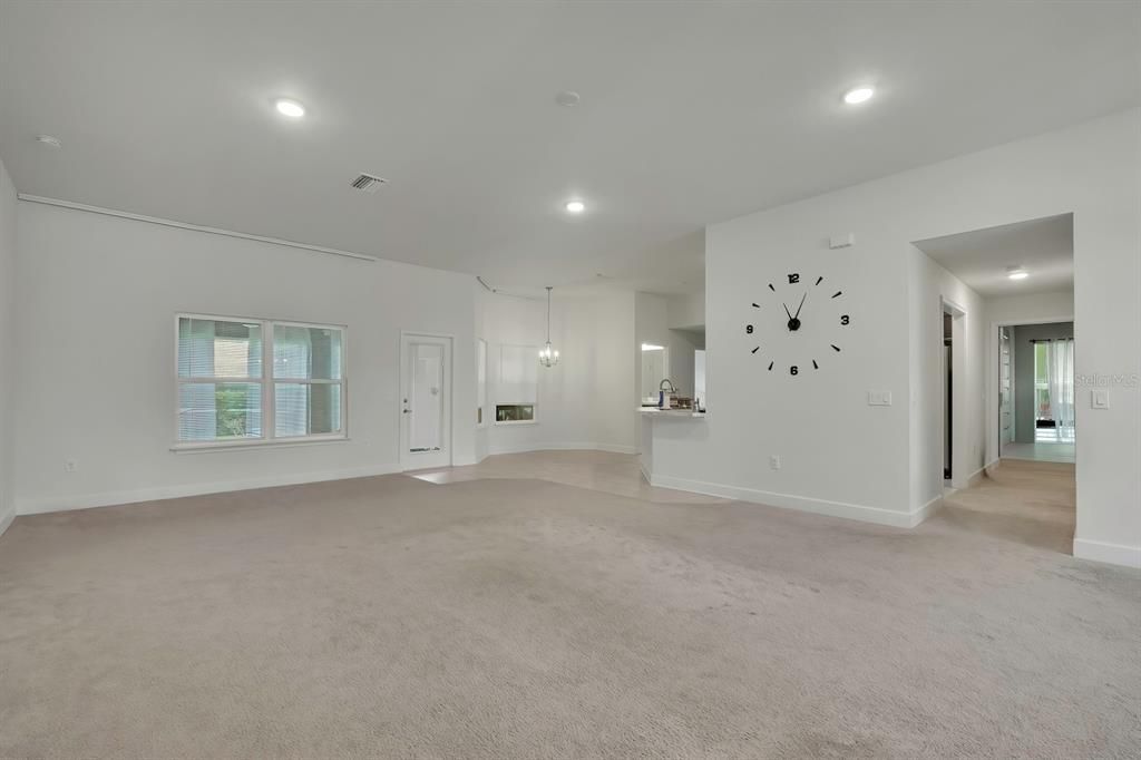 В аренду: $1,900 (4 спален, 3 ванн, 2300 Квадратных фут)