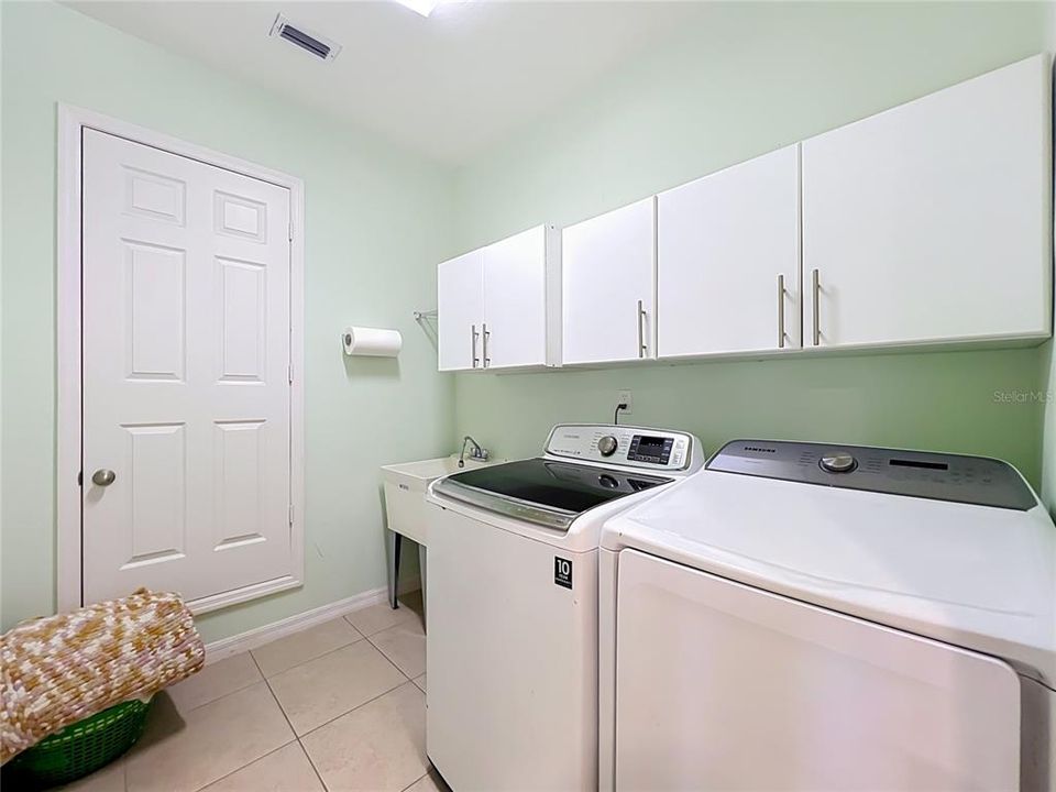 Active With Contract: $549,000 (4 beds, 3 baths, 2781 Square Feet)