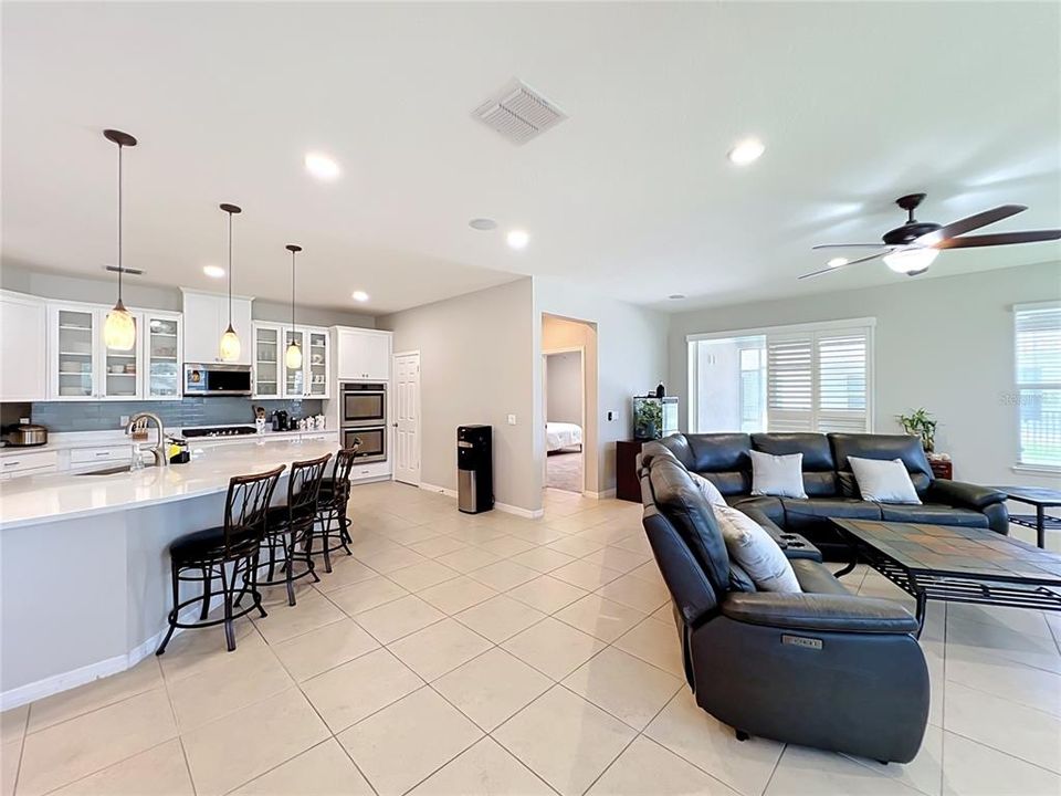 Active With Contract: $549,000 (4 beds, 3 baths, 2781 Square Feet)