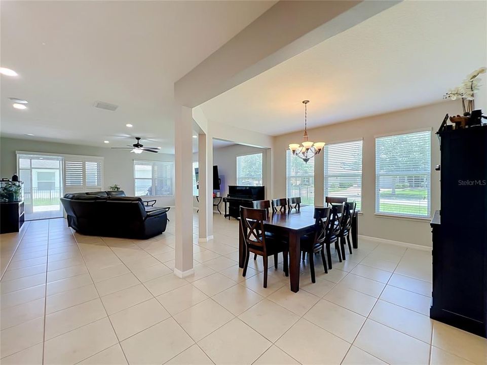 Active With Contract: $549,000 (4 beds, 3 baths, 2781 Square Feet)