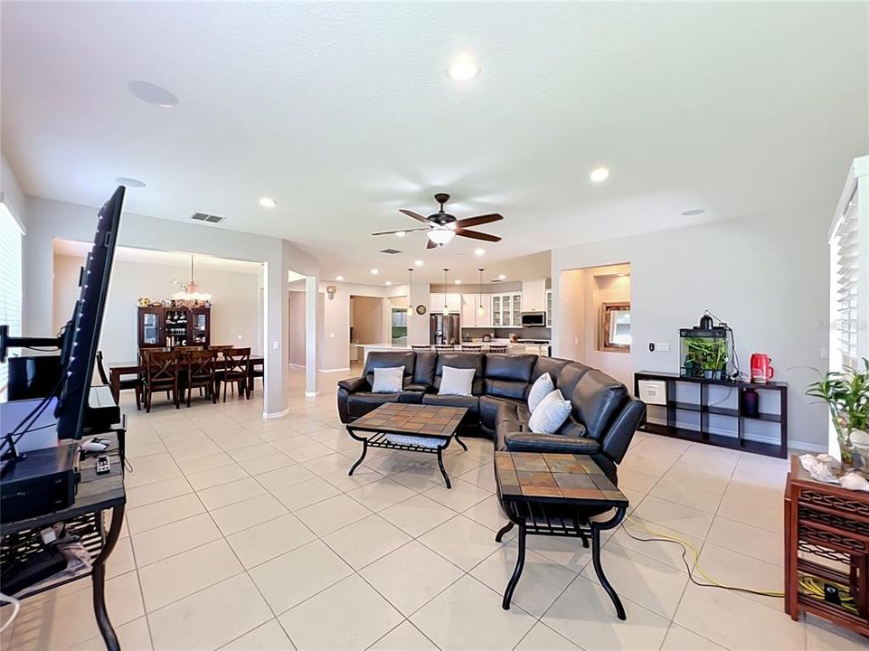 Active With Contract: $549,000 (4 beds, 3 baths, 2781 Square Feet)