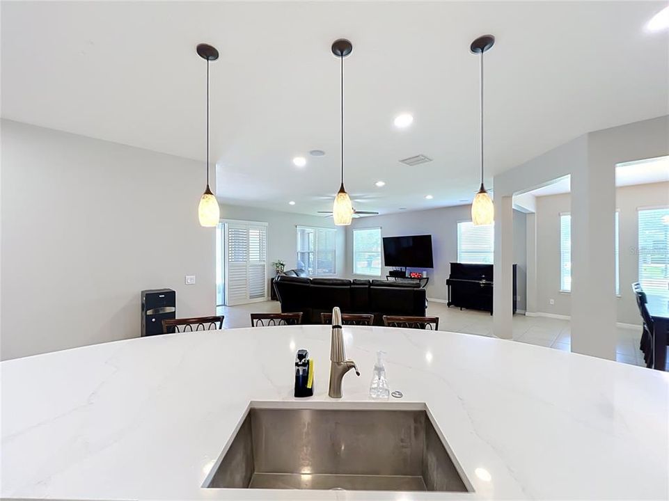 Active With Contract: $549,000 (4 beds, 3 baths, 2781 Square Feet)