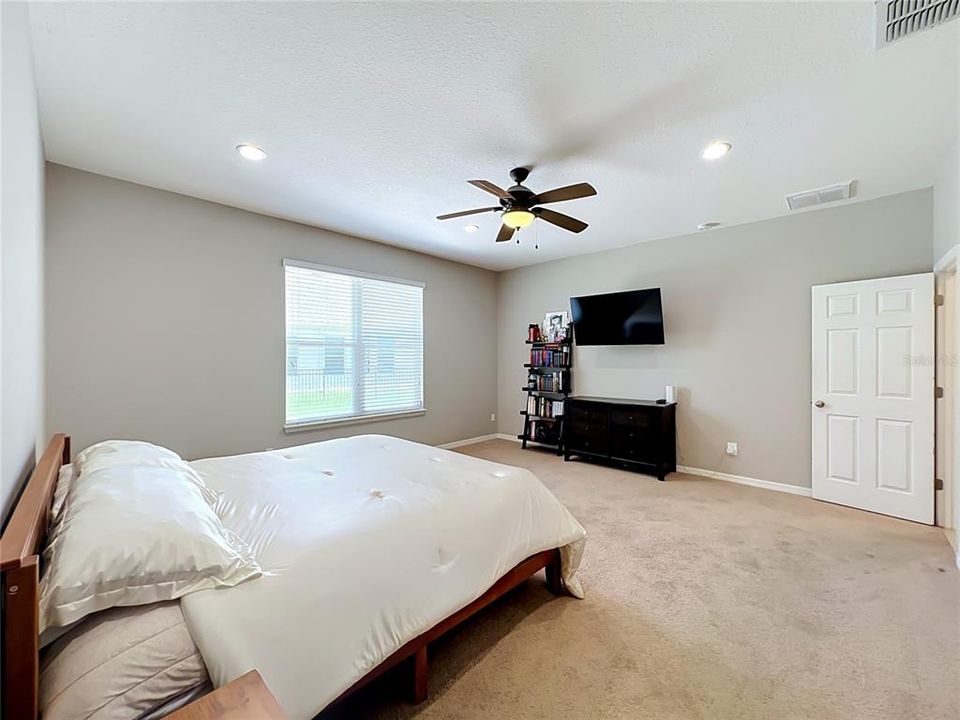 Active With Contract: $549,000 (4 beds, 3 baths, 2781 Square Feet)
