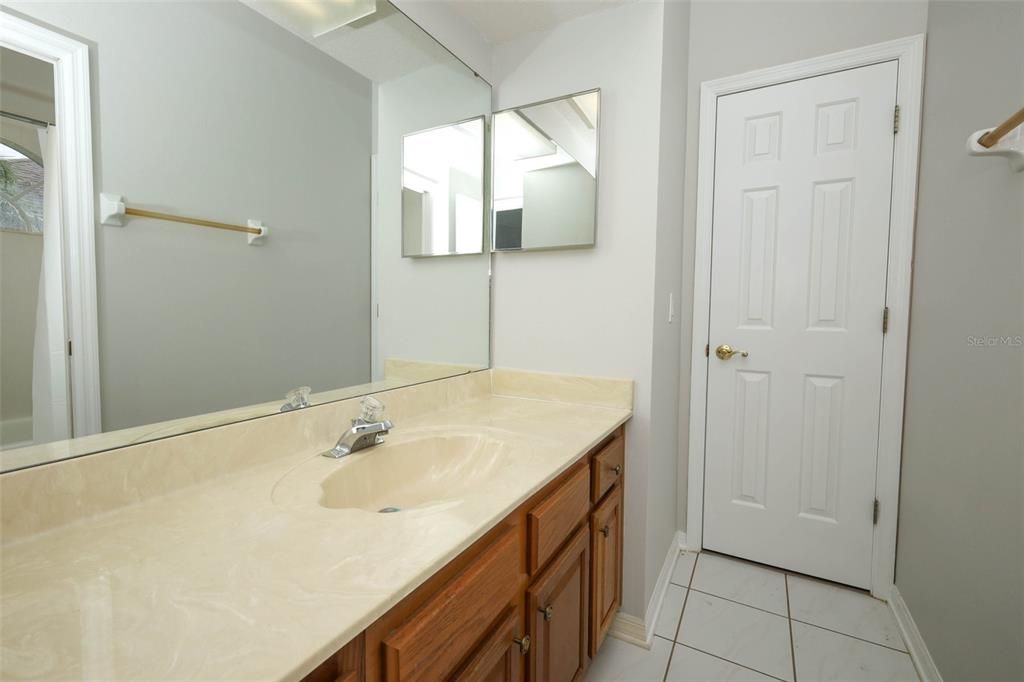 Activo con contrato: $725,000 (4 camas, 3 baños, 2569 Pies cuadrados)