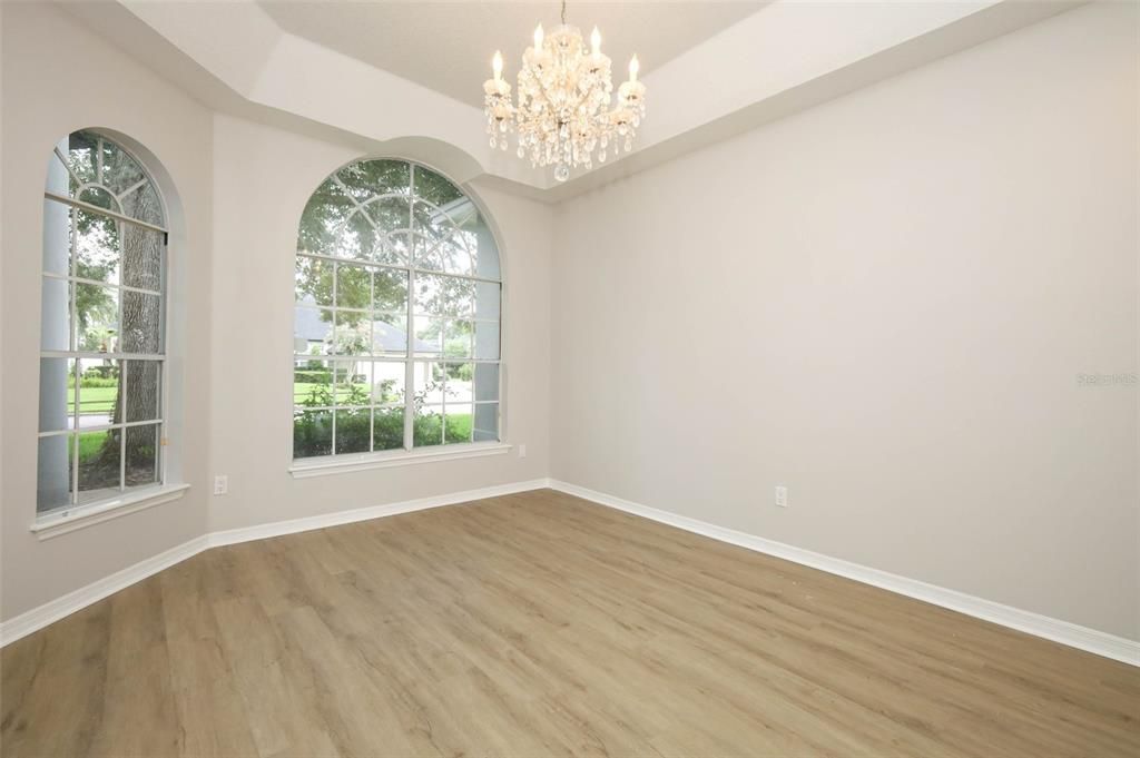 Activo con contrato: $725,000 (4 camas, 3 baños, 2569 Pies cuadrados)
