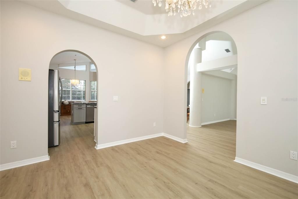 Activo con contrato: $725,000 (4 camas, 3 baños, 2569 Pies cuadrados)