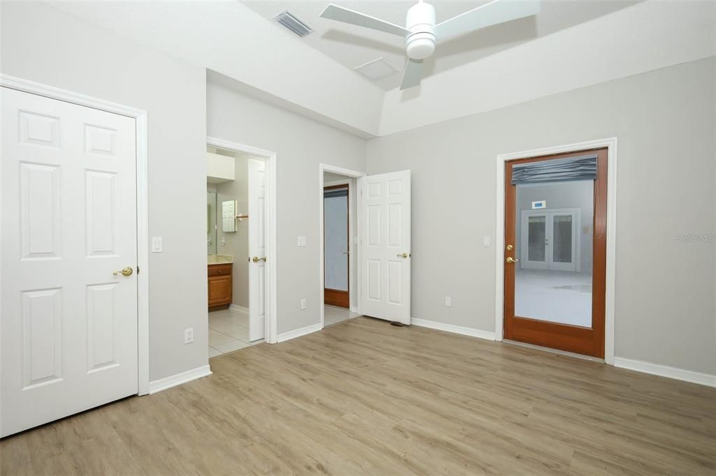 Activo con contrato: $725,000 (4 camas, 3 baños, 2569 Pies cuadrados)