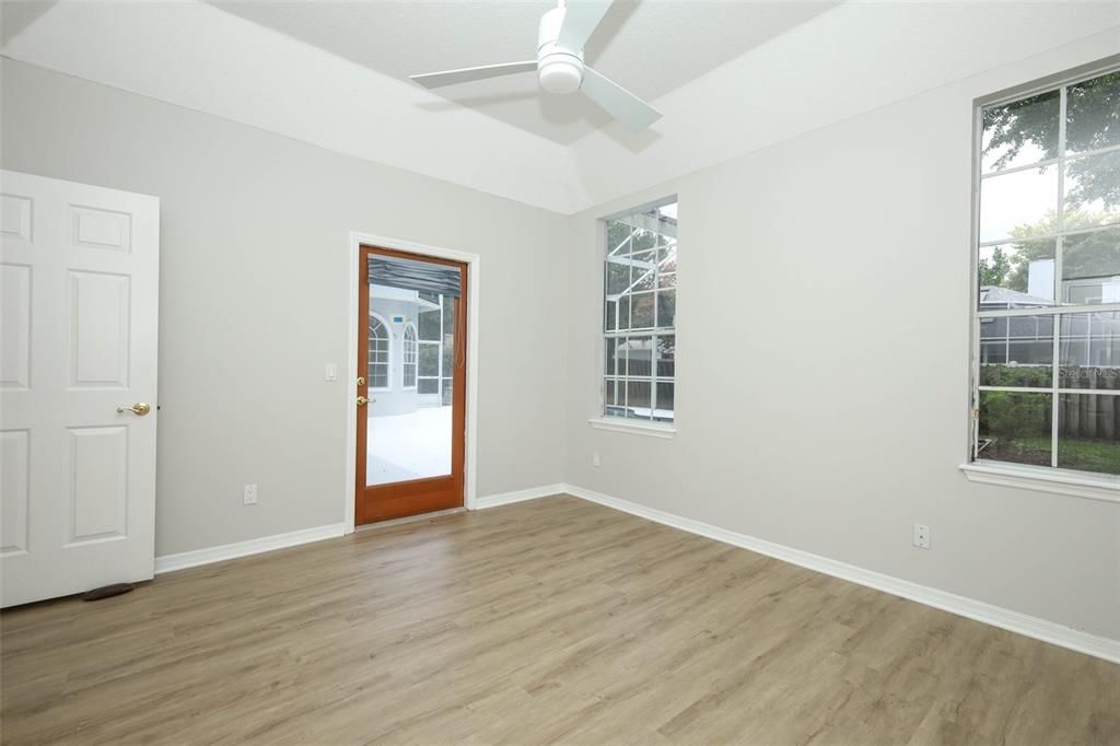 Activo con contrato: $725,000 (4 camas, 3 baños, 2569 Pies cuadrados)