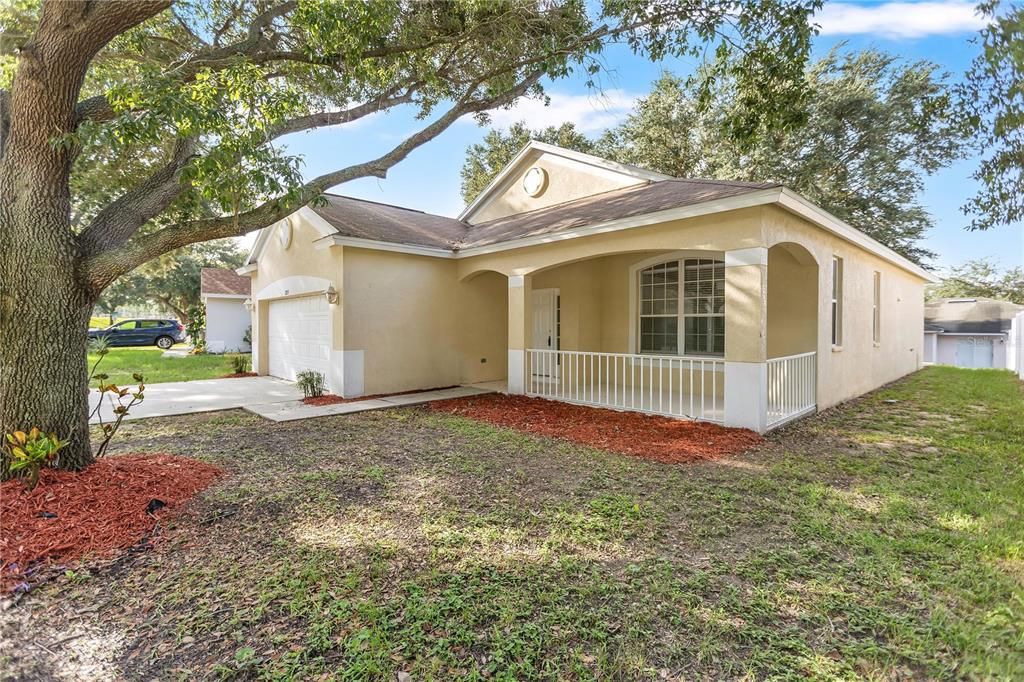 Active With Contract: $319,900 (3 beds, 2 baths, 1526 Square Feet)