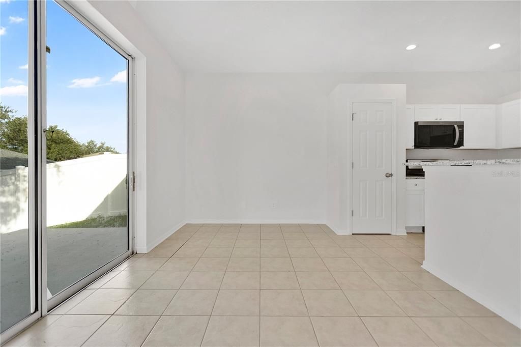 Active With Contract: $319,900 (3 beds, 2 baths, 1526 Square Feet)