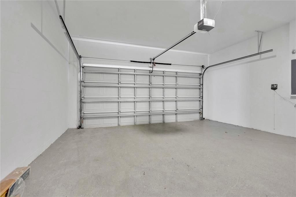 Active With Contract: $319,900 (3 beds, 2 baths, 1526 Square Feet)