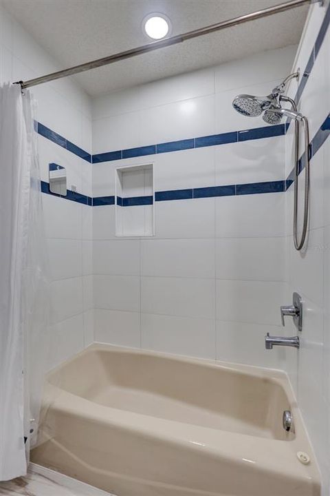 En Venta: $625,000 (4 camas, 2 baños, 2552 Pies cuadrados)