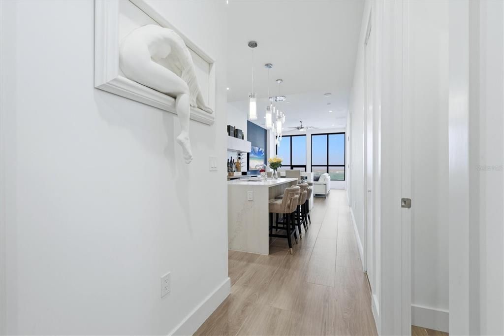 For Sale: $1,395,000 (2 beds, 2 baths, 1122 Square Feet)