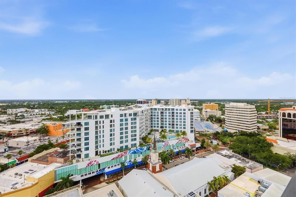 For Sale: $1,395,000 (2 beds, 2 baths, 1122 Square Feet)