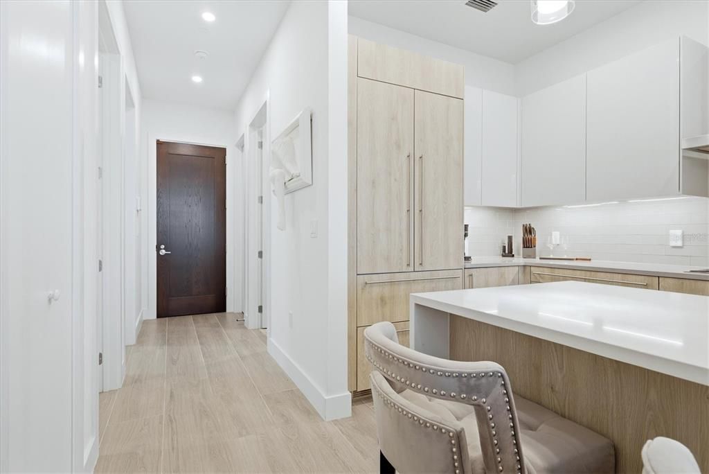 For Sale: $1,395,000 (2 beds, 2 baths, 1122 Square Feet)