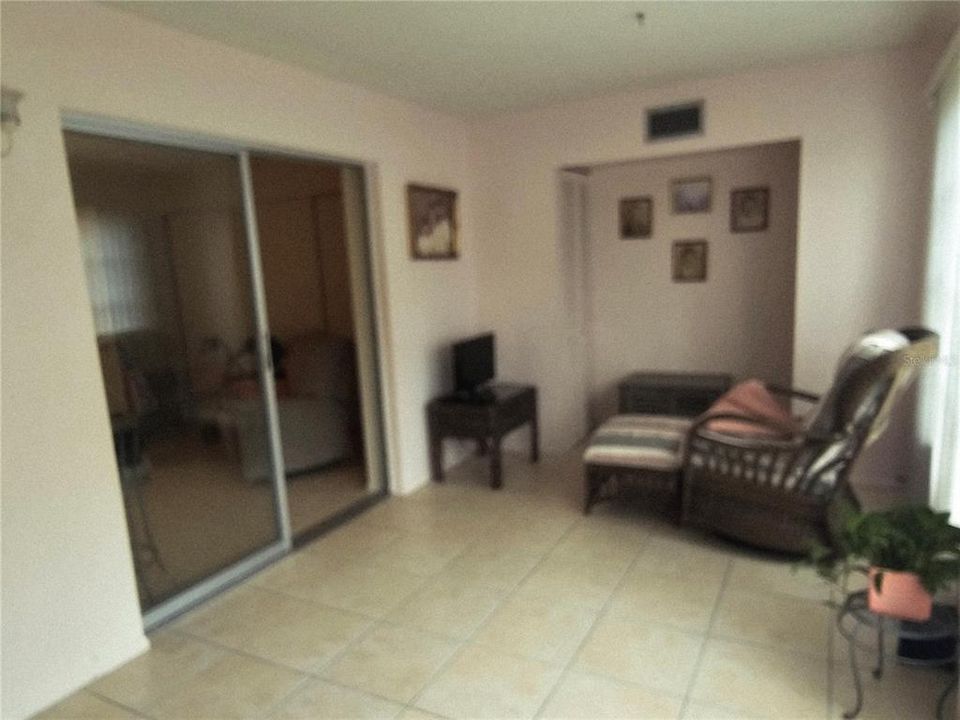 На продажу: $98,200 (1 спален, 1 ванн, 825 Квадратных фут)