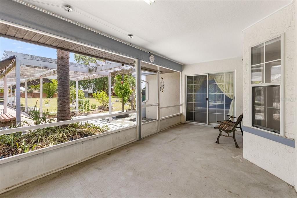 For Sale: $549,000 (4 beds, 2 baths, 2263 Square Feet)