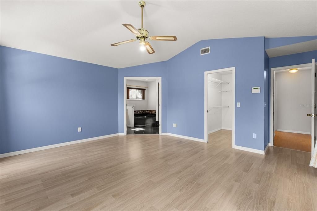 For Sale: $549,000 (4 beds, 2 baths, 2263 Square Feet)