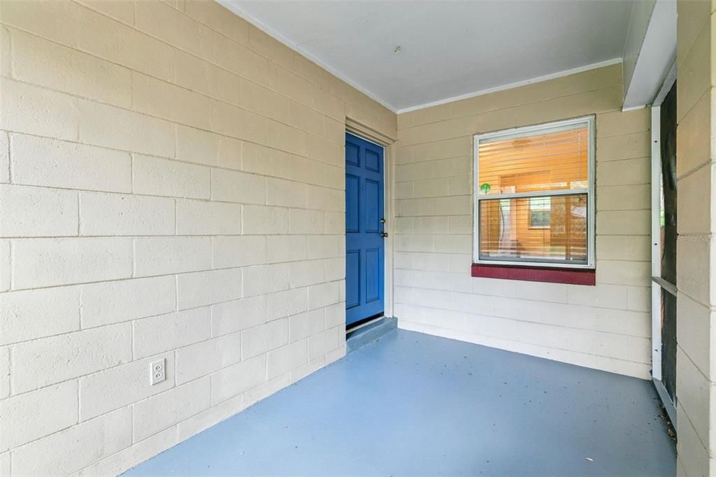 For Sale: $310,000 (2 beds, 1 baths, 824 Square Feet)
