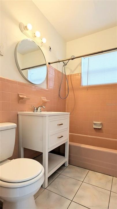 В аренду: $1,450 (2 спален, 1 ванн, 994 Квадратных фут)