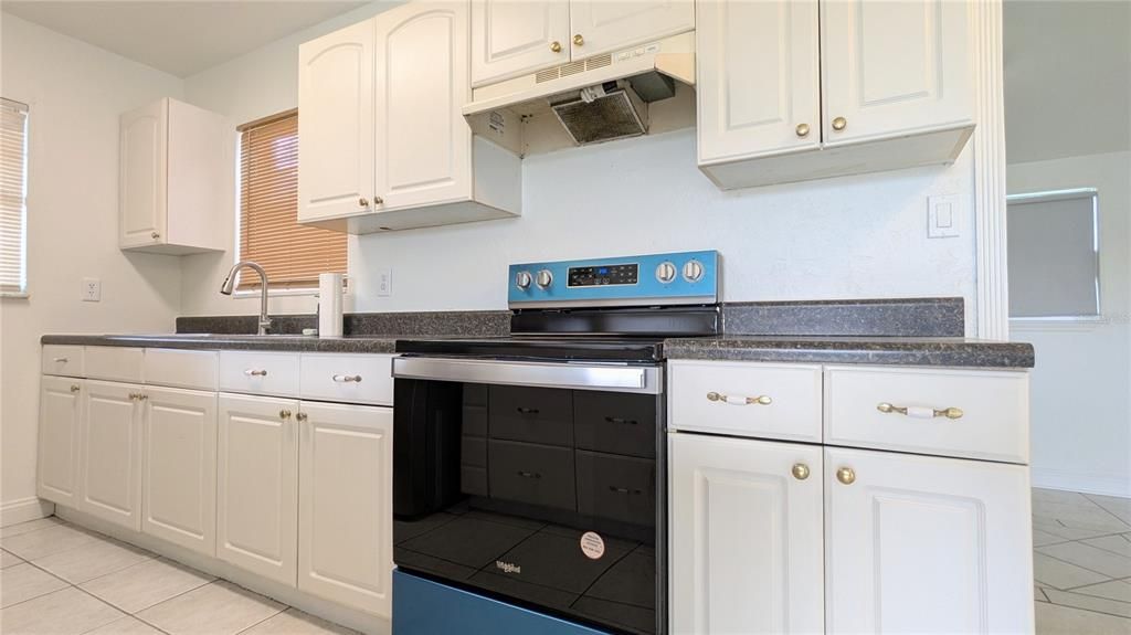 В аренду: $1,450 (2 спален, 1 ванн, 994 Квадратных фут)