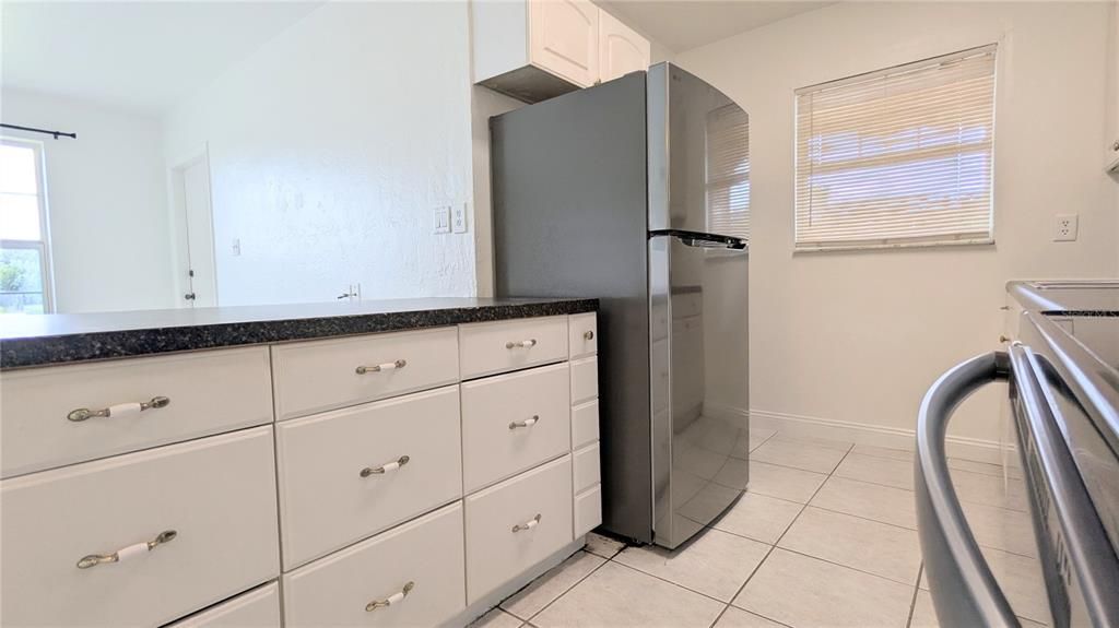 В аренду: $1,450 (2 спален, 1 ванн, 994 Квадратных фут)
