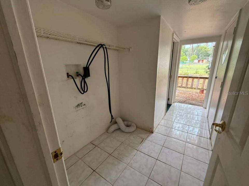 На продажу: $110,000 (3 спален, 1 ванн, 1008 Квадратных фут)