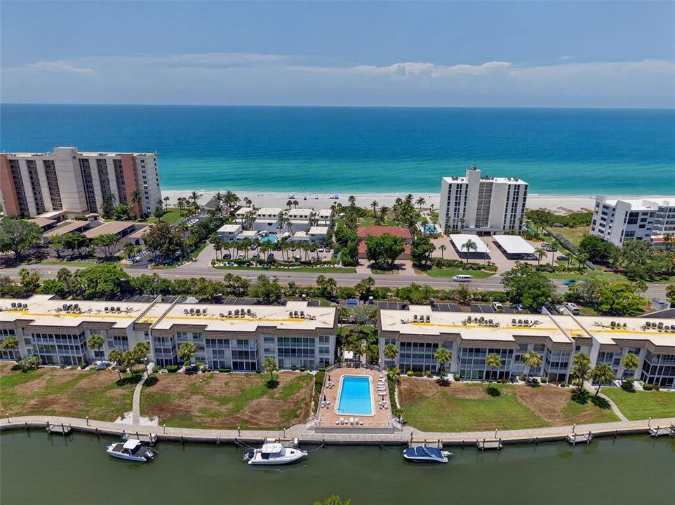 На продажу: $425,000 (2 спален, 2 ванн, 1152 Квадратных фут)