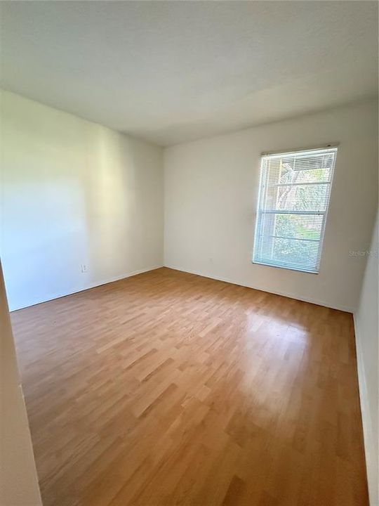 For Sale: $140,000 (2 beds, 2 baths, 912 Square Feet)