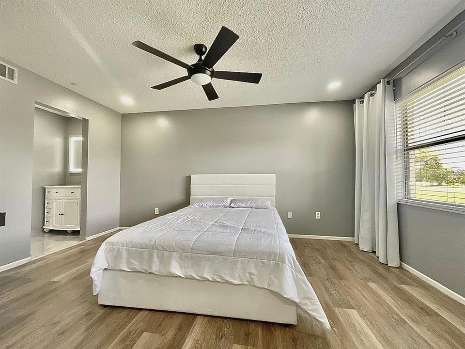 For Rent: $1,700 (2 beds, 2 baths, 914 Square Feet)