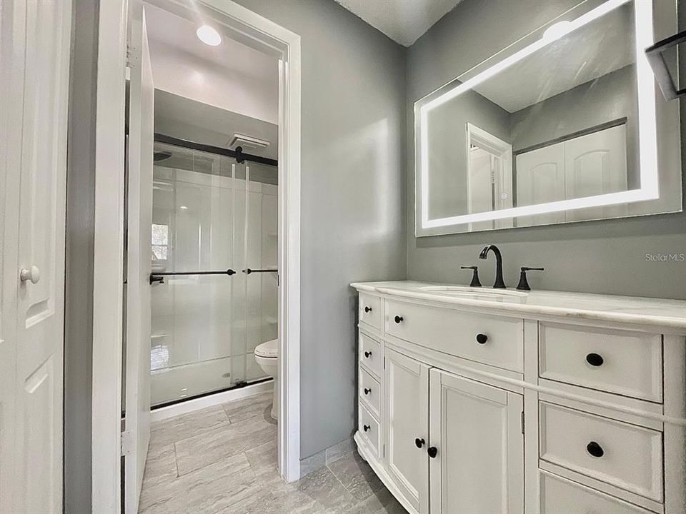 For Rent: $1,700 (2 beds, 2 baths, 914 Square Feet)