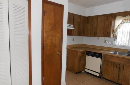 En Renta: $1,300 (2 camas, 1 baños, 800 Pies cuadrados)