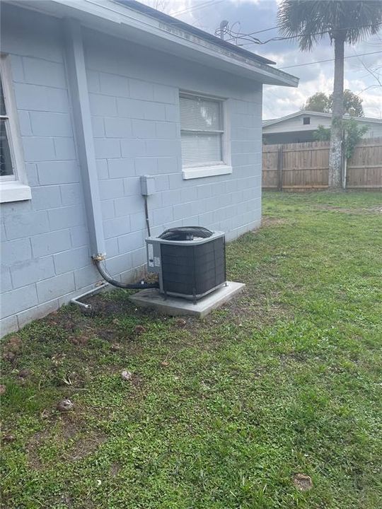 For Sale: $215,000 (3 beds, 1 baths, 1144 Square Feet)