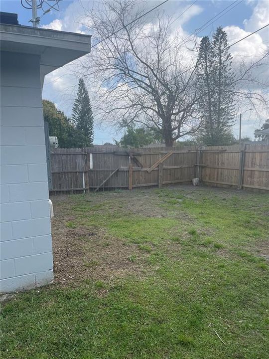 For Sale: $215,000 (3 beds, 1 baths, 1144 Square Feet)