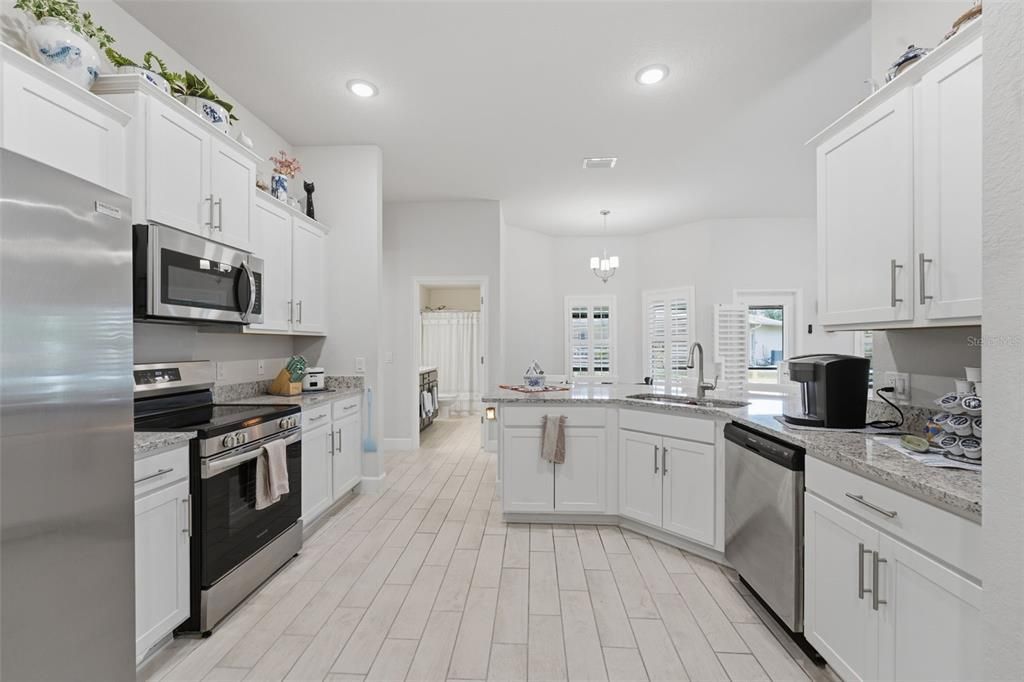 En Venta: $405,000 (4 camas, 3 baños, 2265 Pies cuadrados)